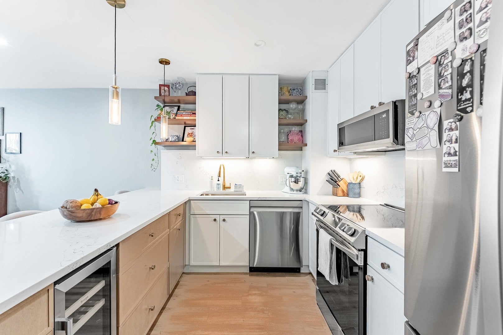 3600 N Lake Shore Drive 907