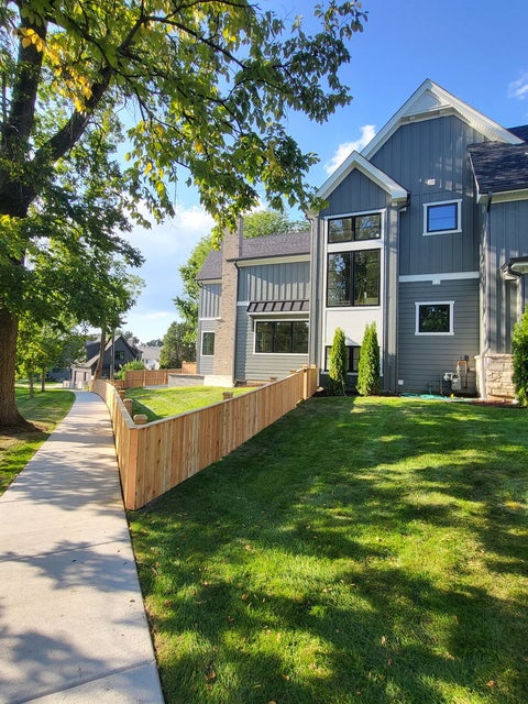 Tiny photo for 246 Holmes Avenue, Clarendon Hills, IL 60514 (MLS # 12685111)