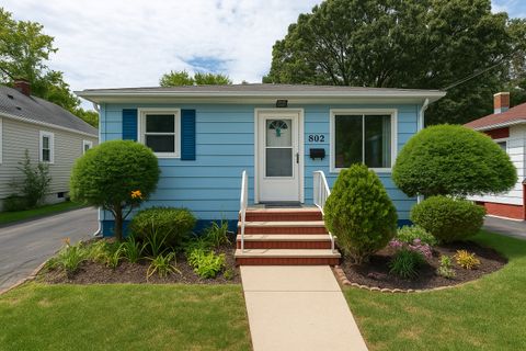 Photo of 802 PINE Street, Waukegan, IL 60085 (MLS # 12485219)