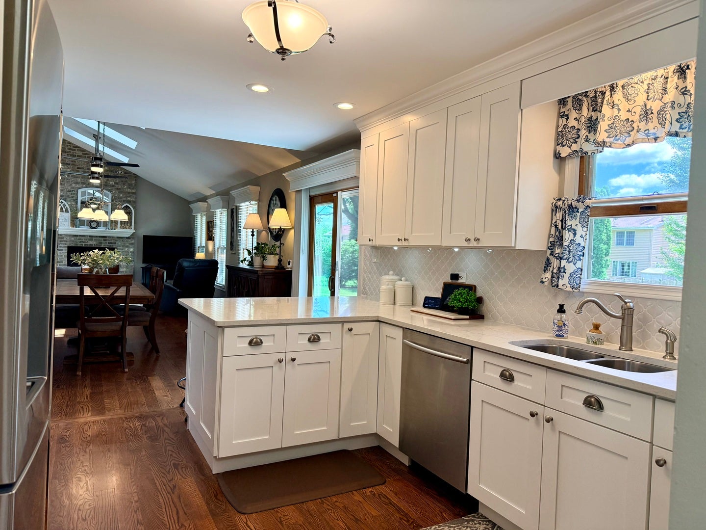 1102 Ravinia Court