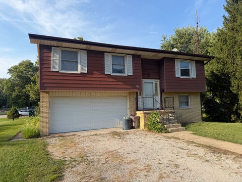 Tiny photo for 287 W Clay Street, El Paso, IL 61738 (MLS # 12747856)