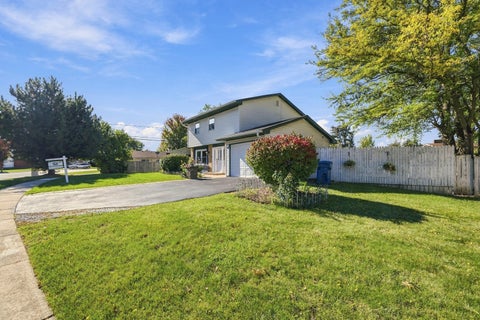 Tiny photo for 1738 Newport Street, Glendale Heights, IL 60139 (MLS # 12788338)