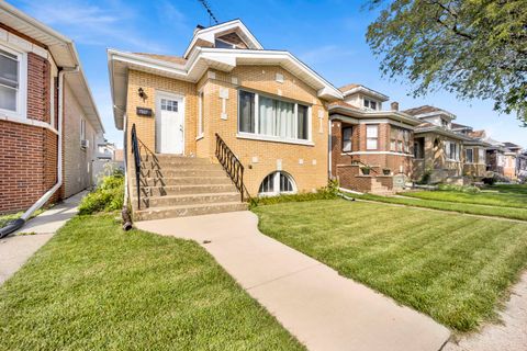 Tiny photo for 7807 W Cressett Drive W, Elmwood Park, IL 60707 (MLS # 12476812)