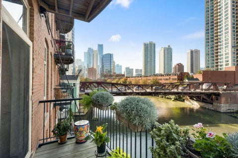 Tiny photo for 550 N Kingsbury Street #205, Chicago, IL 60654 (MLS # 12772635)