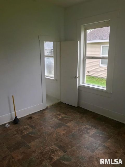 Tiny photo for 1912 Hortense Street, Murphysboro, IL 62966 (MLS # EB450757)
