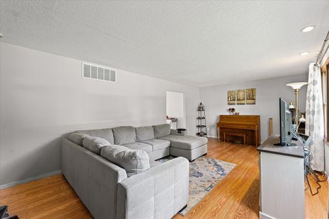 Tiny photo for 805 Shurts Street, Urbana, IL 61801 (MLS # 12424279)