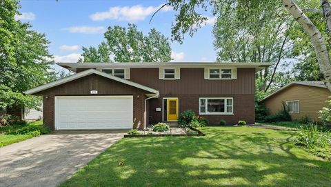Photo of 805 Shurts Street, Urbana, IL 61801 (MLS # 12424279)