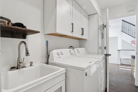 Tiny photo for 43 Oak Creek Court, Burr Ridge, IL 60527 (MLS # 12561760)