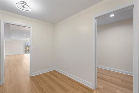 Tiny photo for 1500 OAK Avenue #4C, Evanston, IL 60201 (MLS # 12625323)