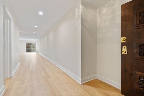 Tiny photo for 1500 OAK Avenue #4C, Evanston, IL 60201 (MLS # 12625323)