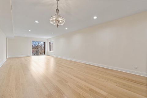 Tiny photo for 1500 OAK Avenue #4C, Evanston, IL 60201 (MLS # 12625323)