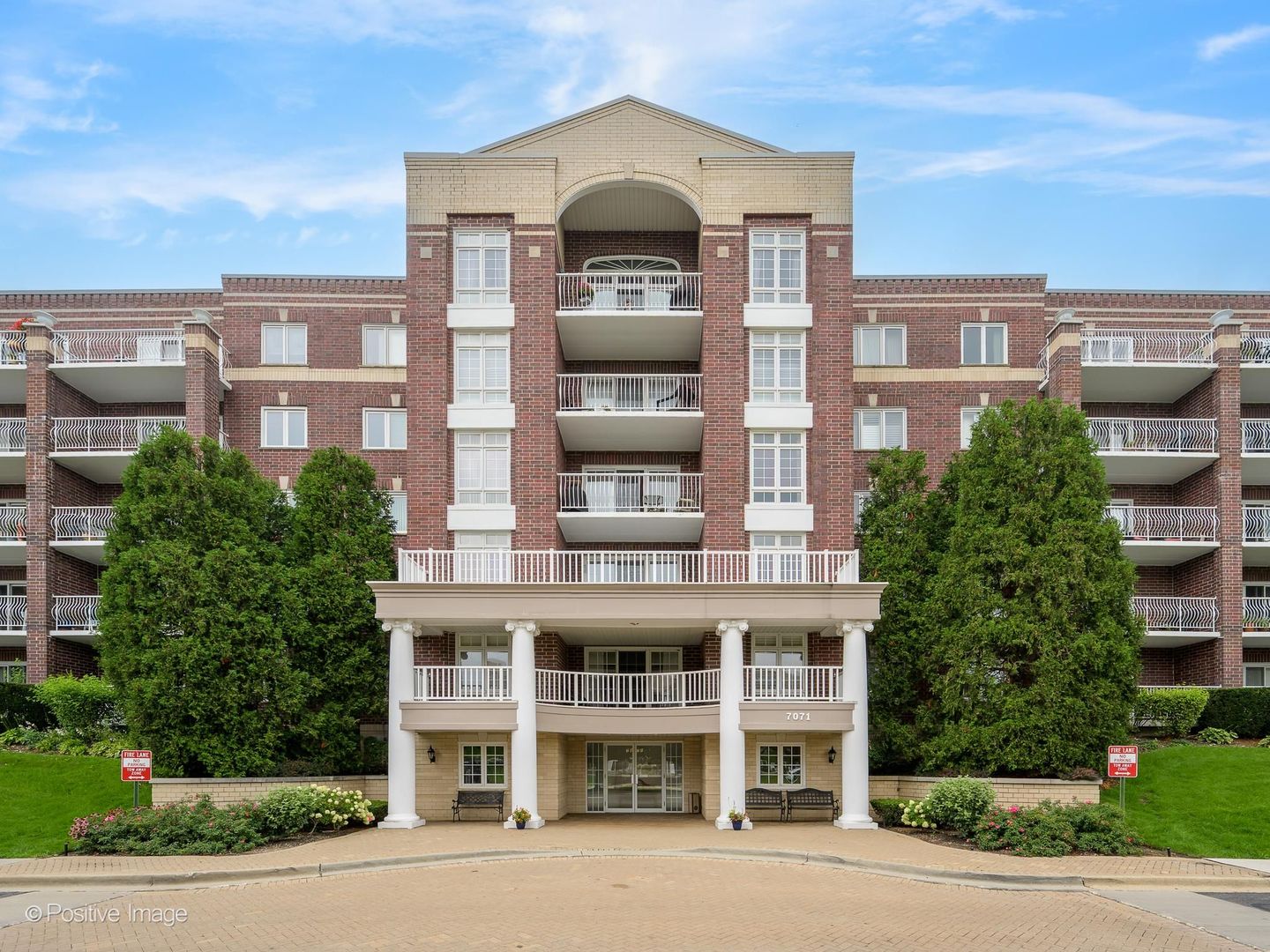 7071 W TOUHY Avenue 408