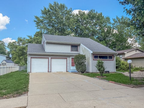 Photo of 2314 Mulberry Court, Champaign, IL 61821 (MLS # 12694384)