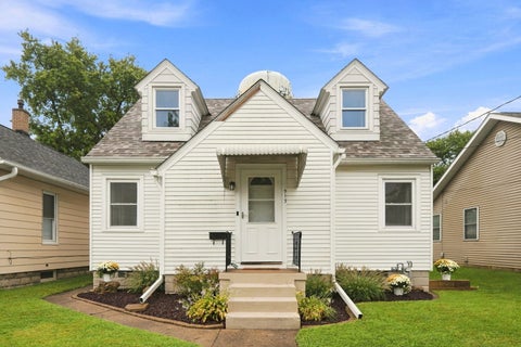 Photo of 913 3rd Avenue, Silvis, IL 61282 (MLS # 12753994)