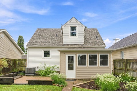 Tiny photo for 913 3rd Avenue, Silvis, IL 61282 (MLS # 12753994)