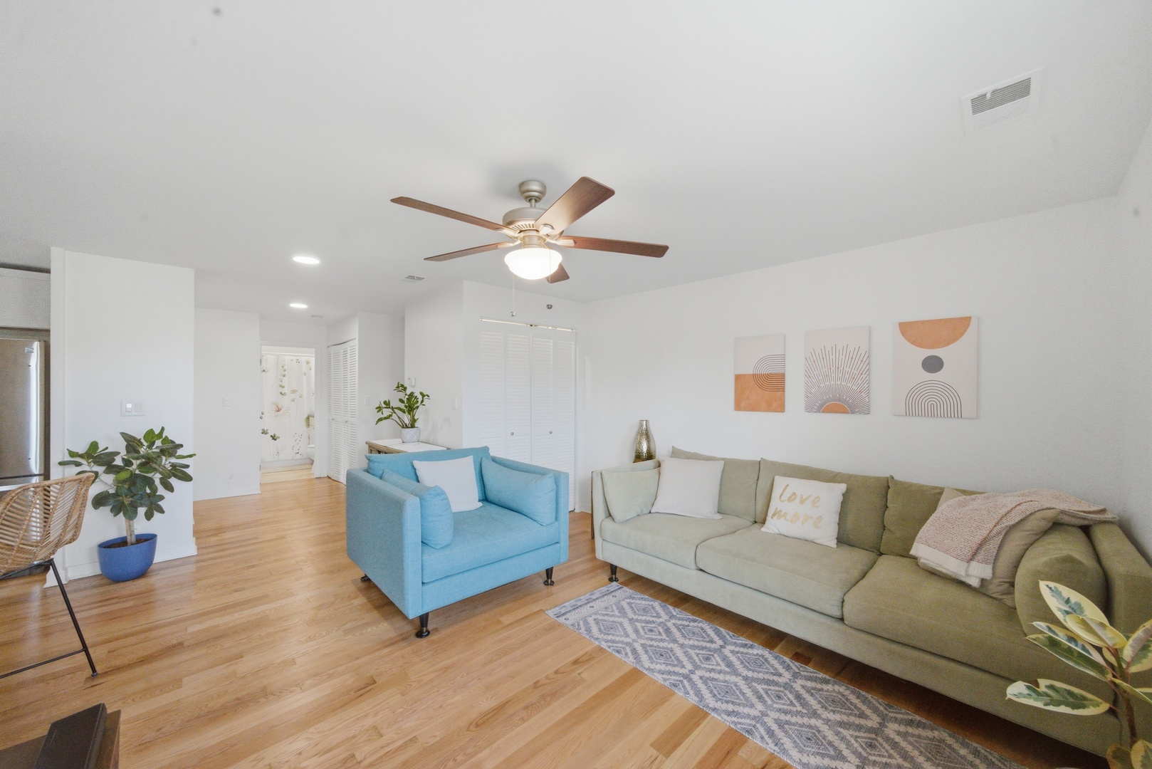 2501 W Bryn Mawr Avenue 308