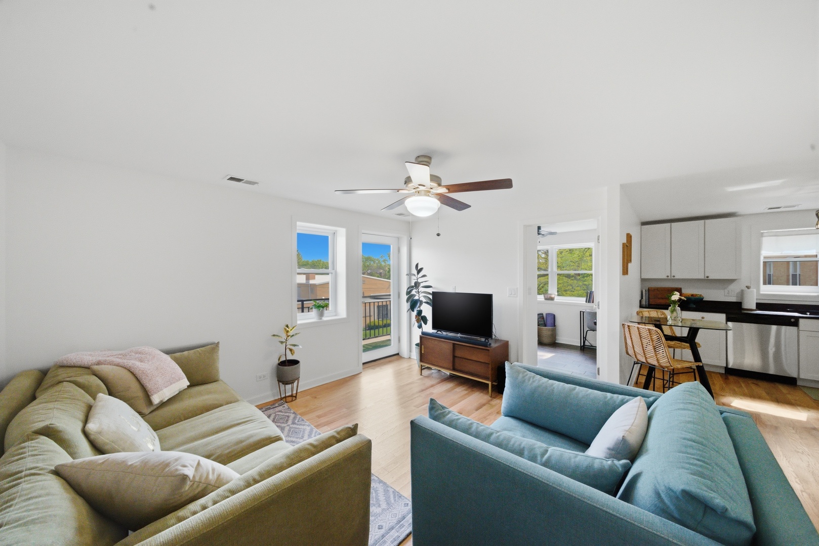 2501 W Bryn Mawr Avenue 308