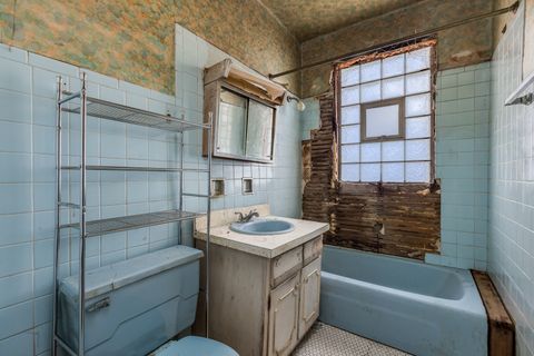 Tiny photo for 7206 S Lafayette Avenue, Chicago, IL 60621 (MLS # 12530371)