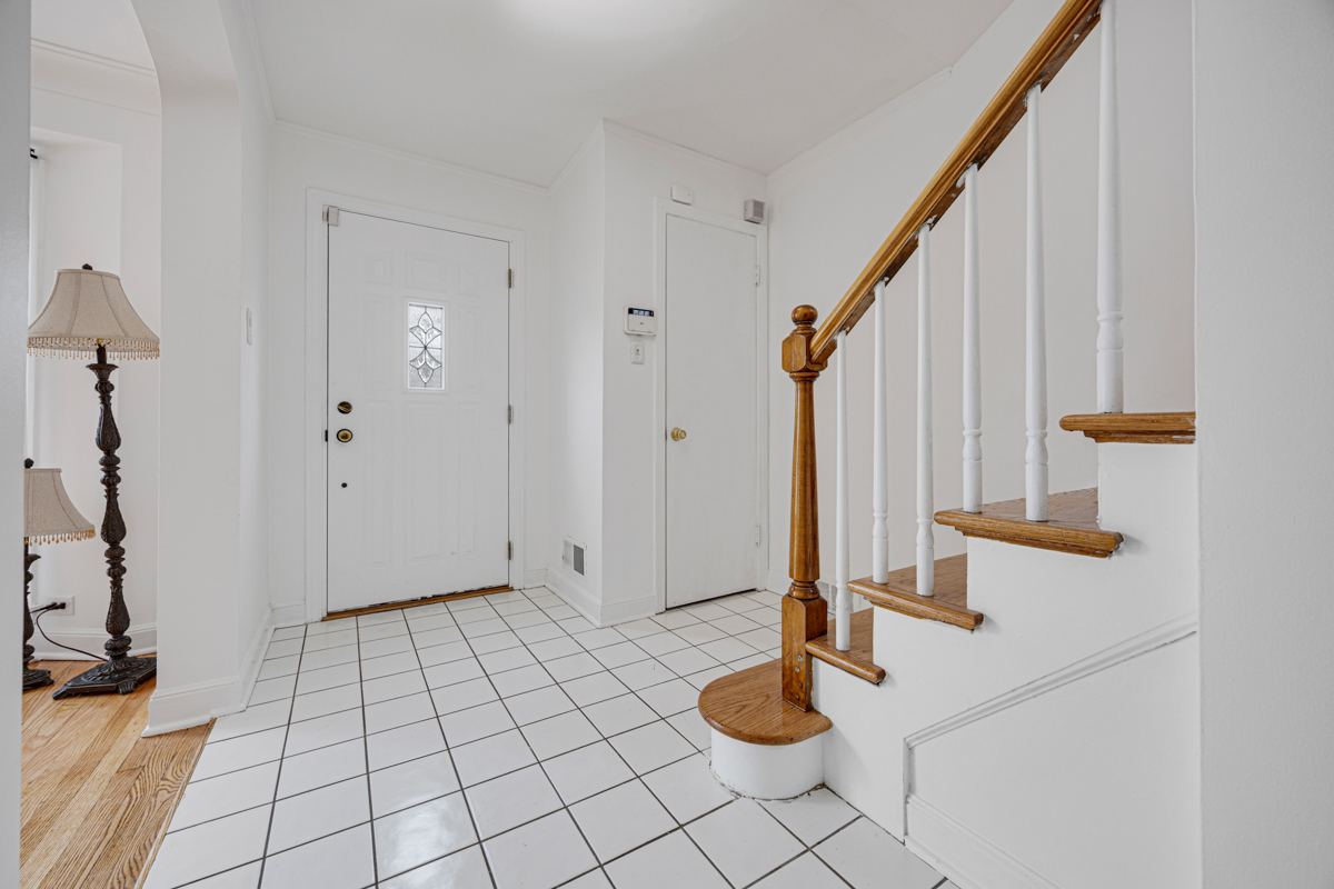 9429 S Oakley Avenue