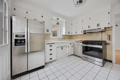 Tiny photo for 9429 S Oakley Avenue, Chicago, IL 60643 (MLS # 12578300)