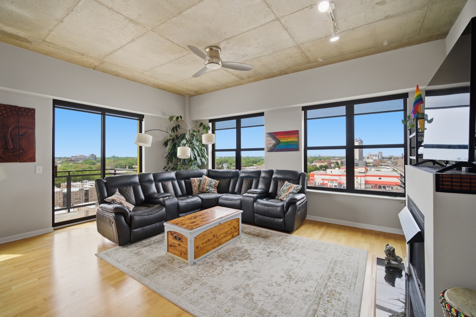 1122 W CATALPA Avenue 910