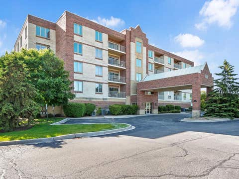 Photo of 175 W Brush Hill Road #104, Elmhurst, IL 60126 (MLS # 12726699)