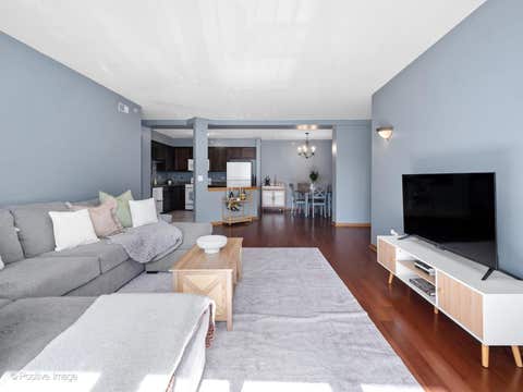 Tiny photo for 175 W Brush Hill Road #104, Elmhurst, IL 60126 (MLS # 12726699)