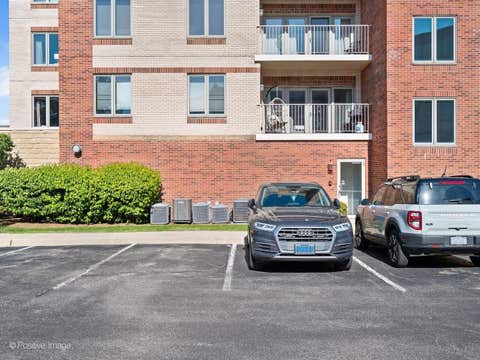 Tiny photo for 175 W Brush Hill Road #104, Elmhurst, IL 60126 (MLS # 12726699)