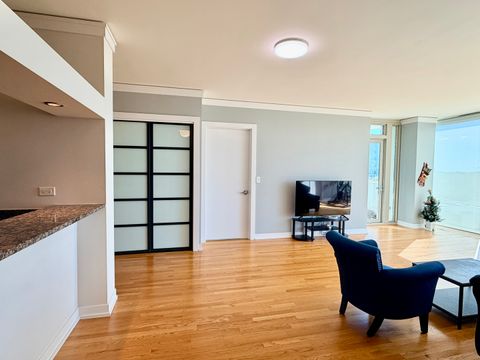 Tiny photo for 1570 ELMWOOD Avenue #802, Evanston, IL 60201 (MLS # 12493739)