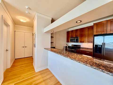 Tiny photo for 1570 ELMWOOD Avenue #802, Evanston, IL 60201 (MLS # 12493739)
