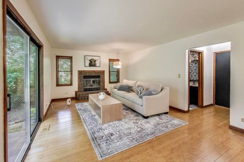 Tiny photo for 725 N Ashbury Avenue, Bolingbrook, IL 60440 (MLS # 12464212)