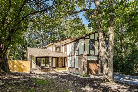 Tiny photo for 725 N Ashbury Avenue, Bolingbrook, IL 60440 (MLS # 12464212)