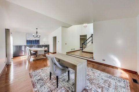 Tiny photo for 725 N Ashbury Avenue, Bolingbrook, IL 60440 (MLS # 12464212)