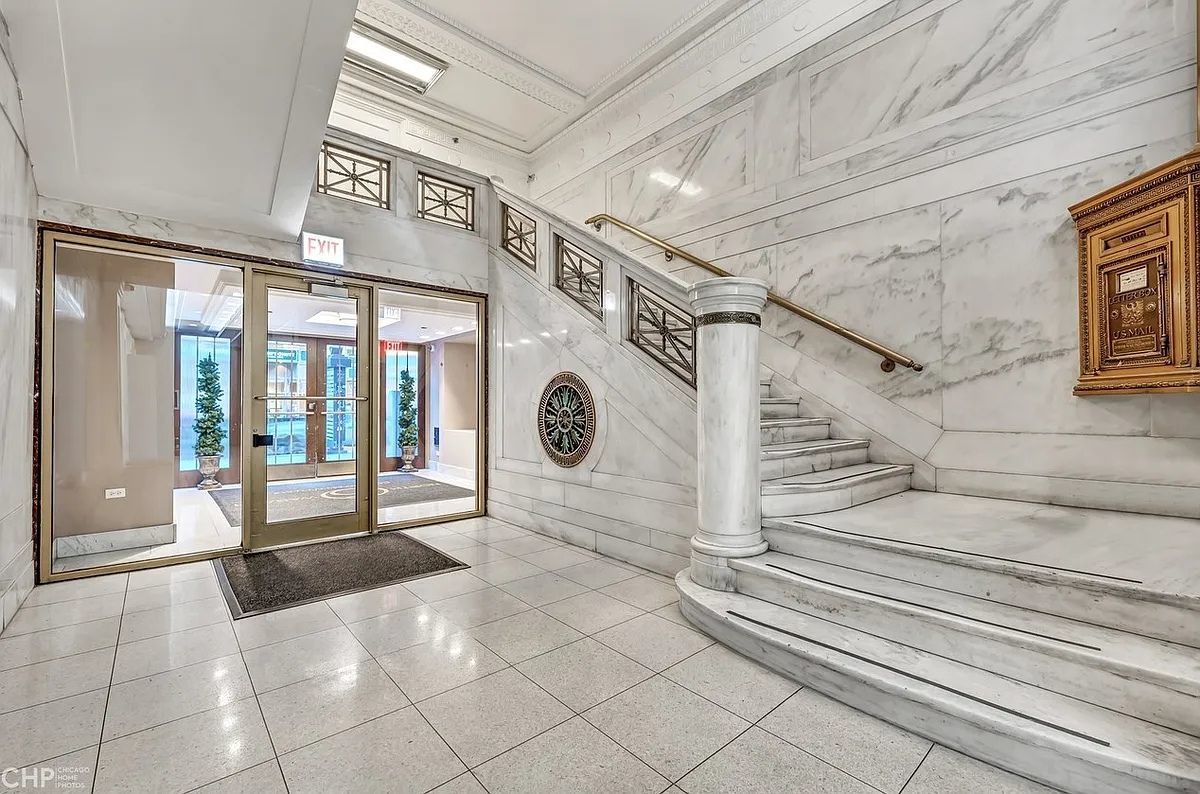 5 N Wabash Avenue 1206