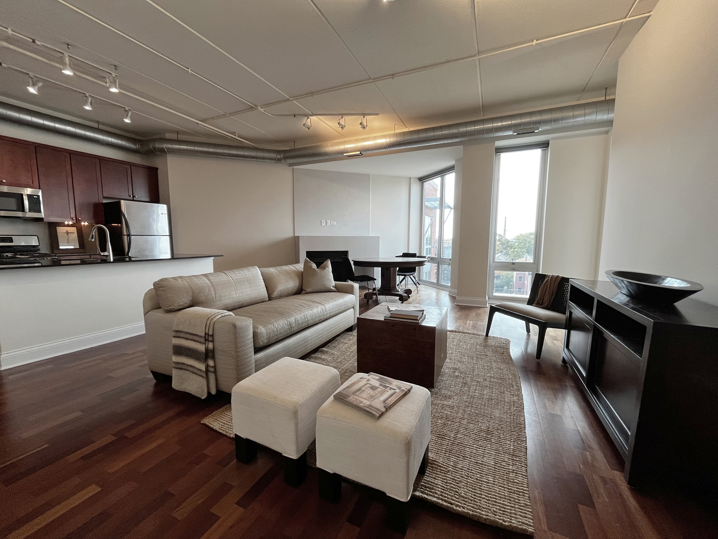 4814 N CLARK Street 510S