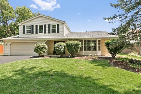 Photo of 1554 CHICKASAW Drive, Naperville, IL 60563 (MLS # 12725338)