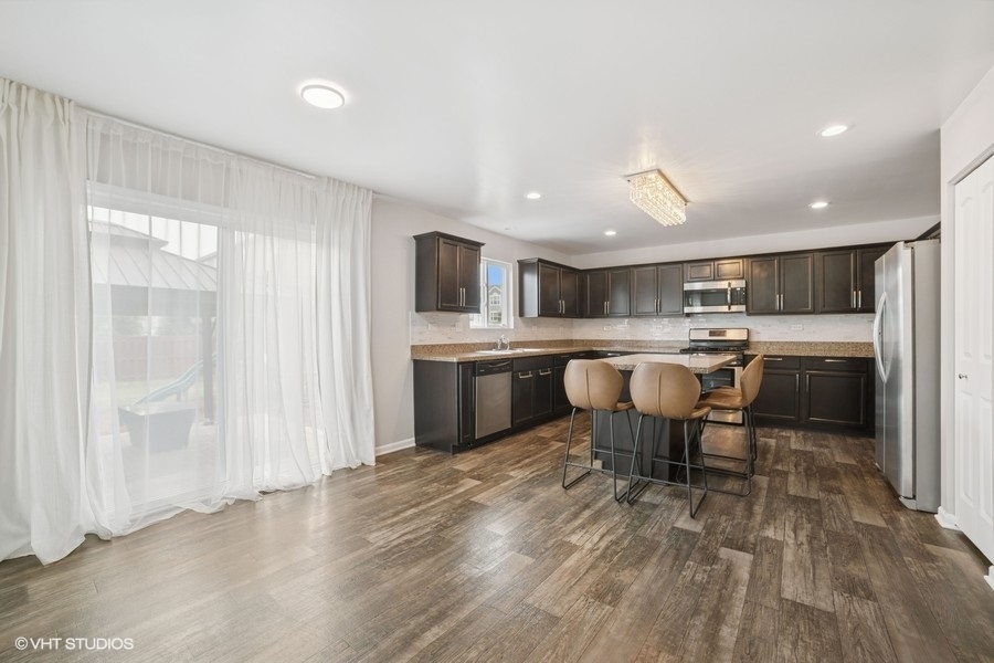 1688 Lakeland Lane