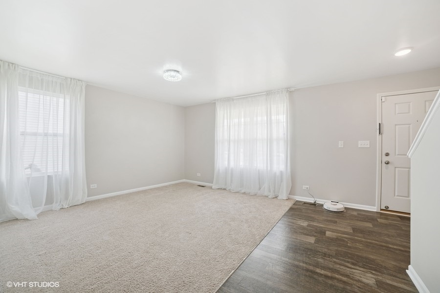 1688 Lakeland Lane