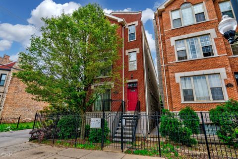 Photo of 3341 W WARREN Boulevard #3, Chicago, IL 60624 (MLS # 12574780)