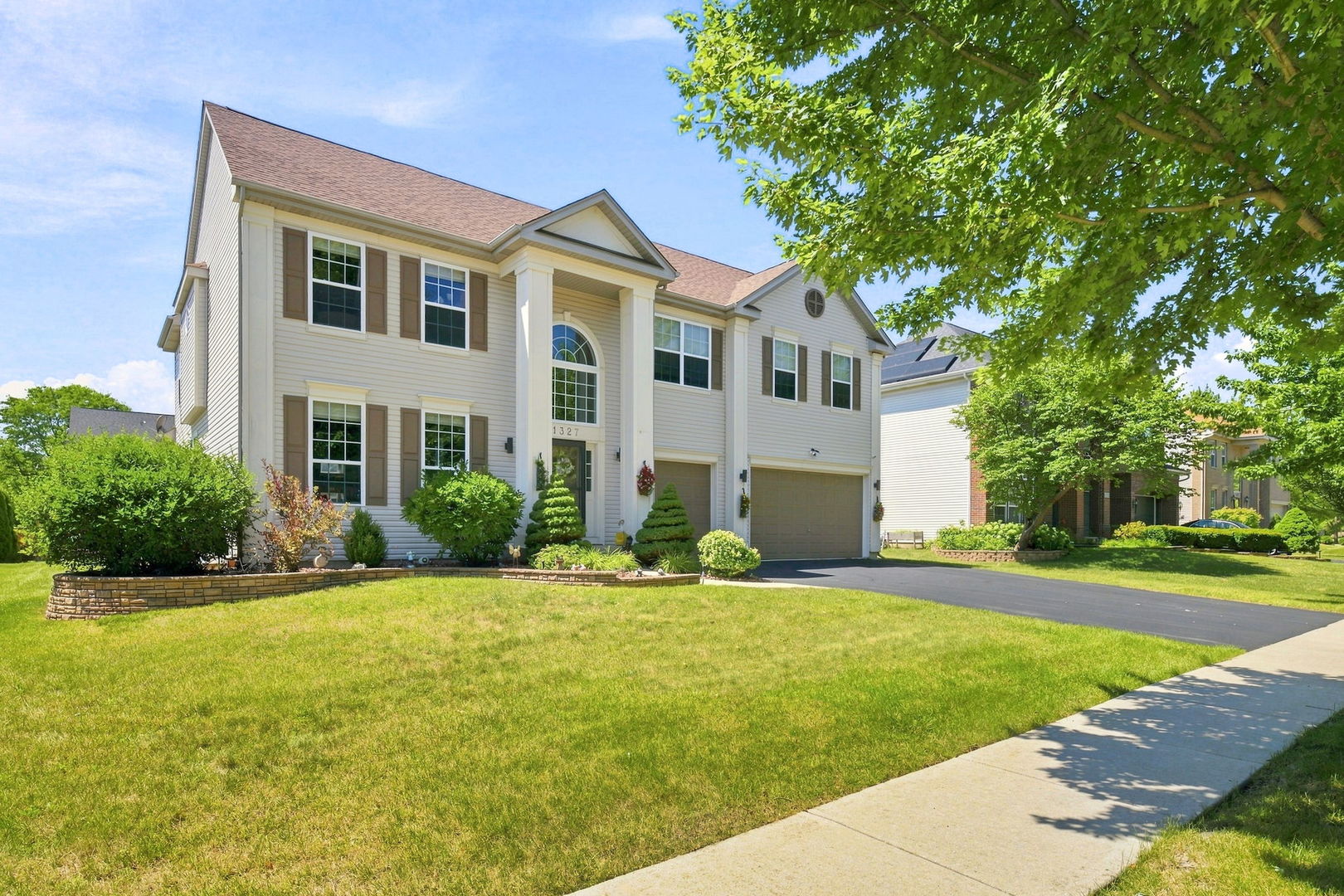 1327 Palisades Drive