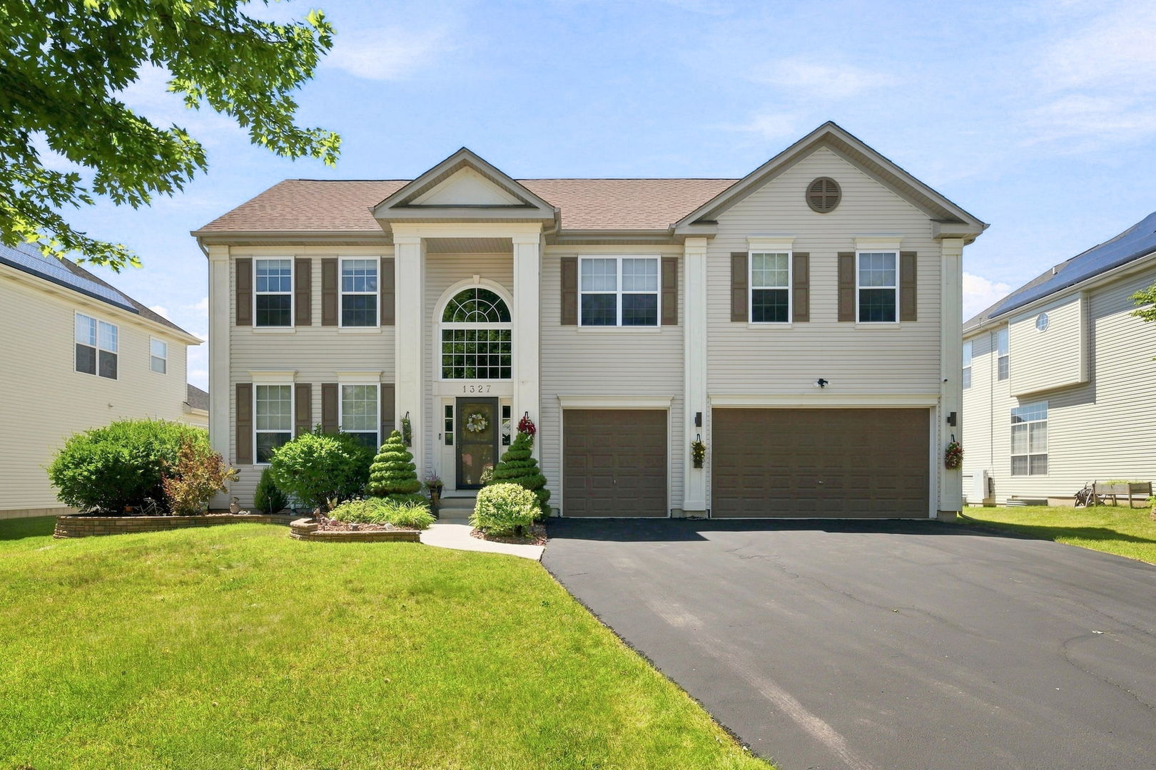 1327 Palisades Drive