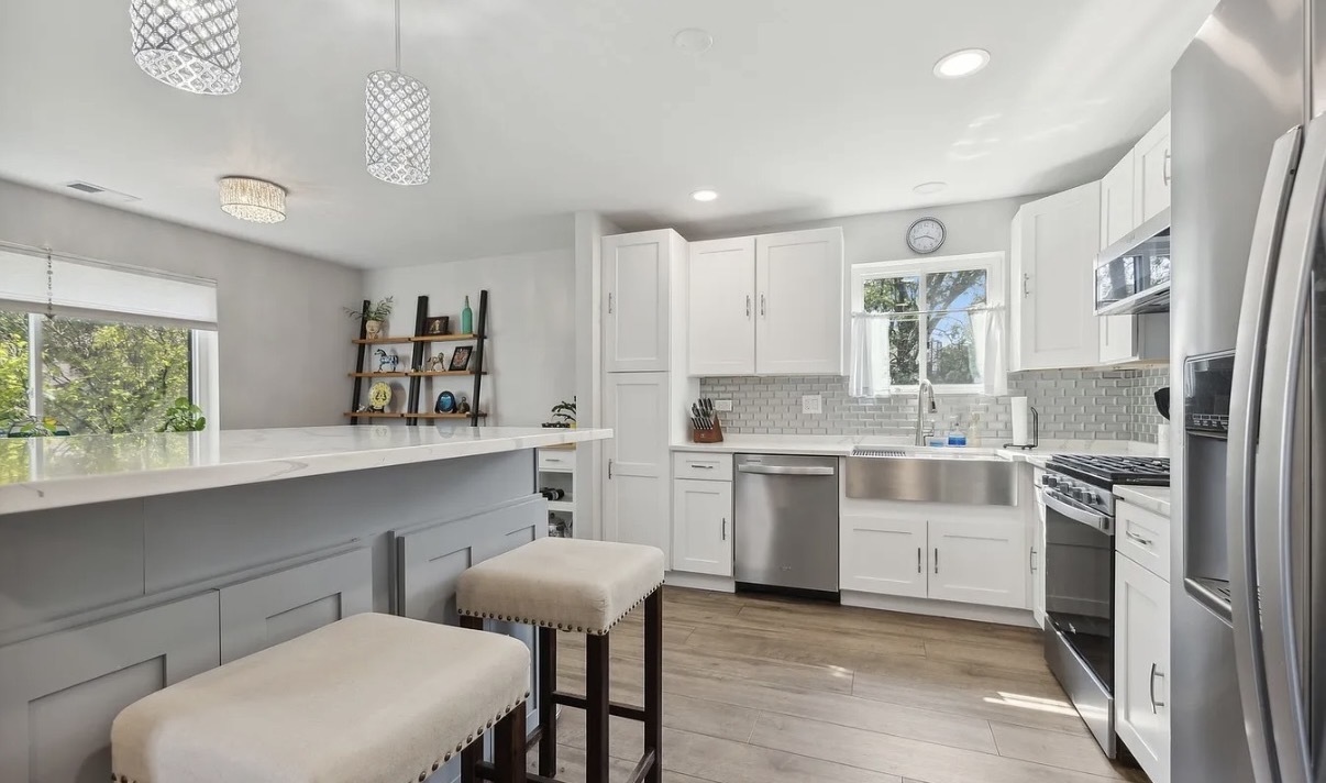 14949 Lakeview Drive 101