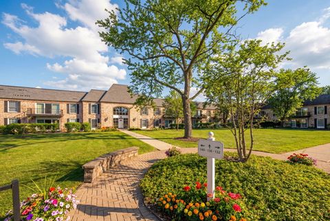 Tiny photo for 140 Carriage Way Drive #C218, Burr Ridge, IL 60527 (MLS # 12617260)