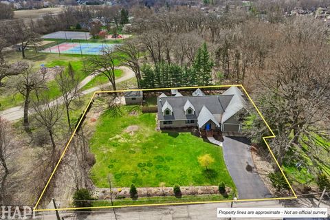 Tiny photo for 4321 Lakewood Road, McHenry, IL 60050 (MLS # 12611872)