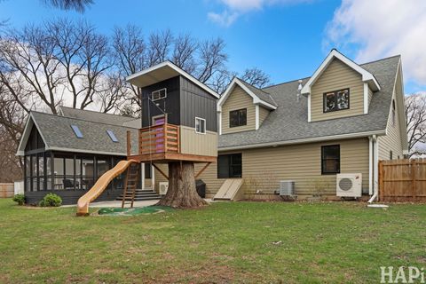 Tiny photo for 4321 Lakewood Road, McHenry, IL 60050 (MLS # 12611872)