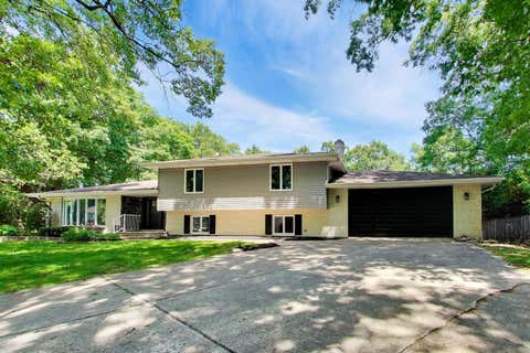 Photo of 16w250 93rd Place, Burr Ridge, IL 60527 (MLS # 12711670)