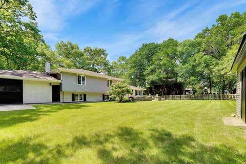 Tiny photo for 16w250 93rd Place, Burr Ridge, IL 60527 (MLS # 12711670)