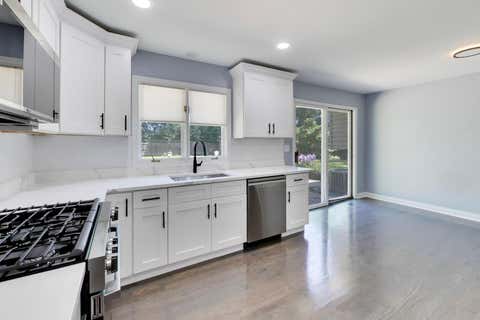 Tiny photo for 16w250 93rd Place, Burr Ridge, IL 60527 (MLS # 12711670)