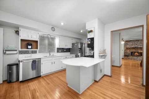 Tiny photo for 1424 11th Street A, Moline, IL 61265 (MLS # 12681732)