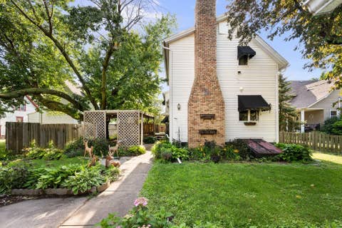 Tiny photo for 1424 11th Street A, Moline, IL 61265 (MLS # 12681732)